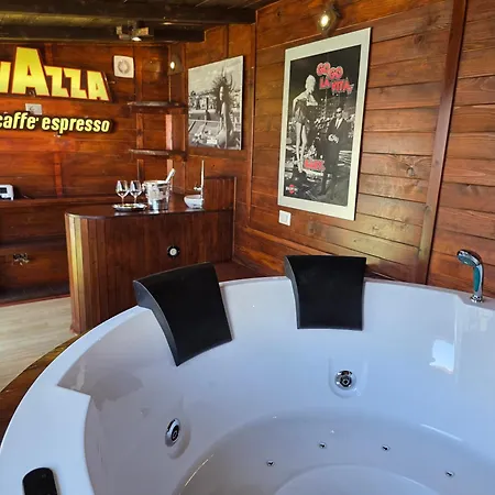 Attico Con Jacuzzi E Giardino-cagliari 公寓 *