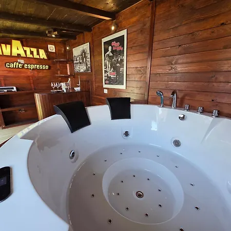 Attico Con Jacuzzi E Giardino-cagliari