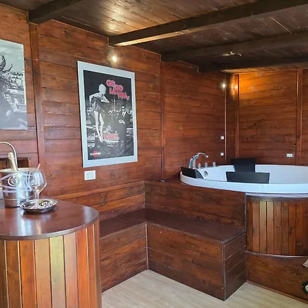 公寓 Attico Con Jacuzzi E Giardino-cagliari 卡利亚里
