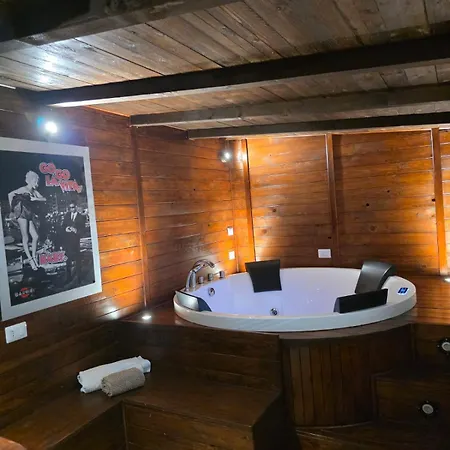 Attico Con Jacuzzi E Giardino-cagliari